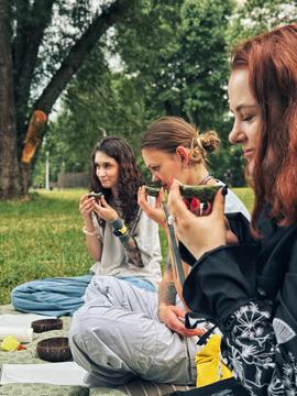 Учасниці чайної церемонії Мирослави Новікової
