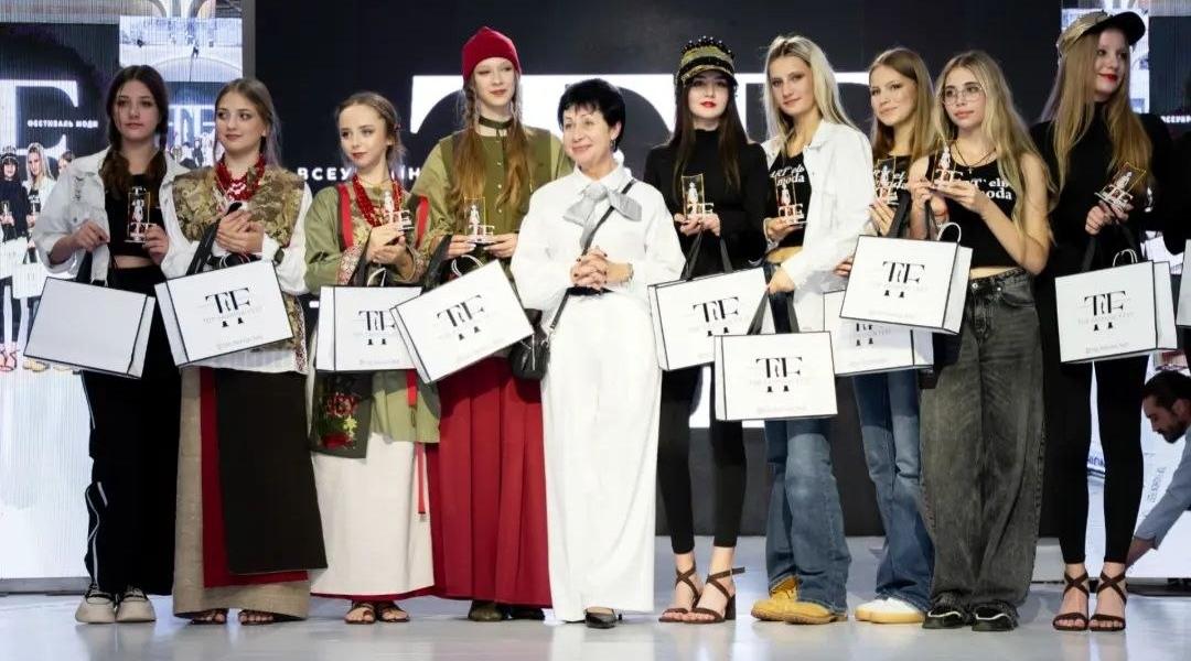 Сумська студія «ART'elь moda» на модному показі