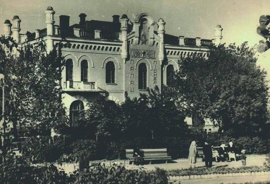 Старе фото Комерційного банку в Сумах