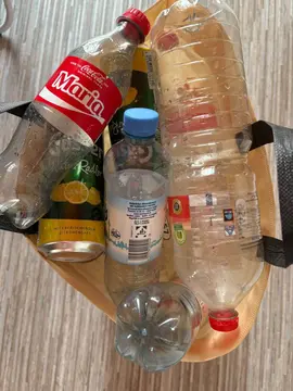 Пляшки сортують окремо