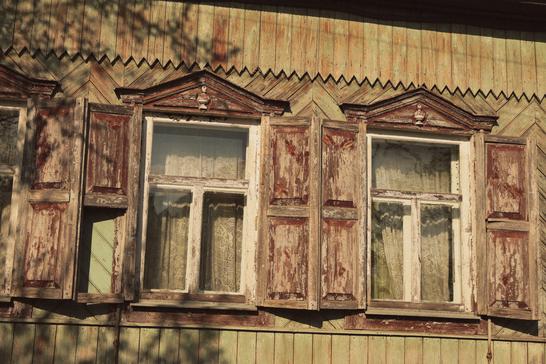 «Дерев’яний переклад» вишивки й ткацтва. Які віконниці залишилися в Сумах?