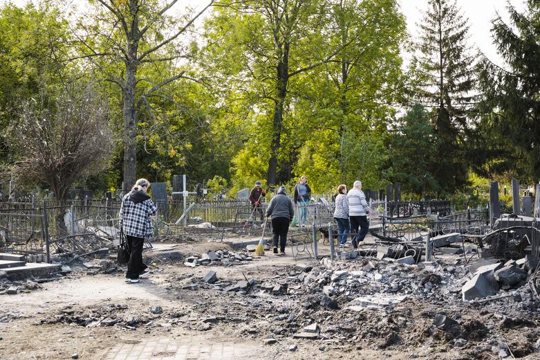 Десятки пошкоджених могил на Центральному кладовищі