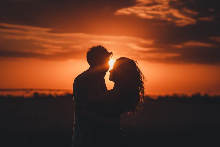 backlit-couple-dawn-1759823 backlit couple dawn 1759823