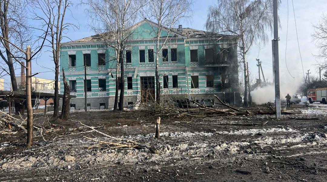 zruyynovana budivlya u bilopilli na sumshchyni Зруйнована будівля в Білопіллі на Сумщині