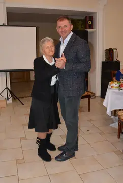 Ігор молоток зі своєю 90-річною мамою