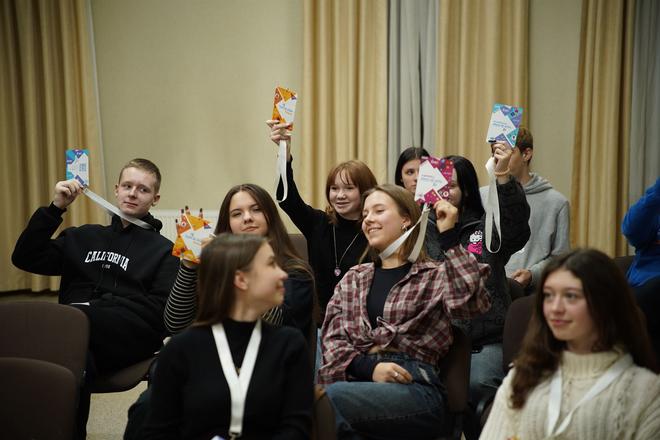 Молодь на навчання ГО Ліга змін