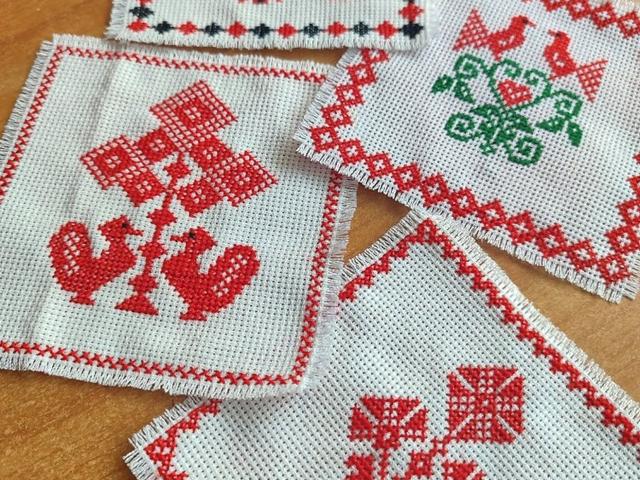 Кишеньки, які вишили у Сумах.