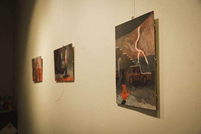 Ядерний вибух і фари на березі озера. У Сумах триває виставка «Джерела освітлення» 