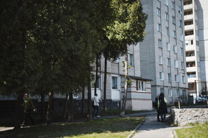 Двір району Постройка в Сумах