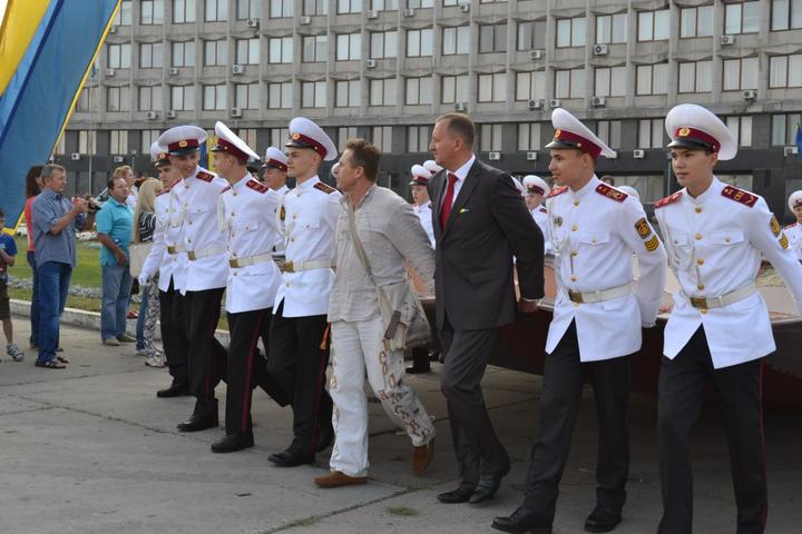 Найбільша сумка України на площі Незалежності в Сумах