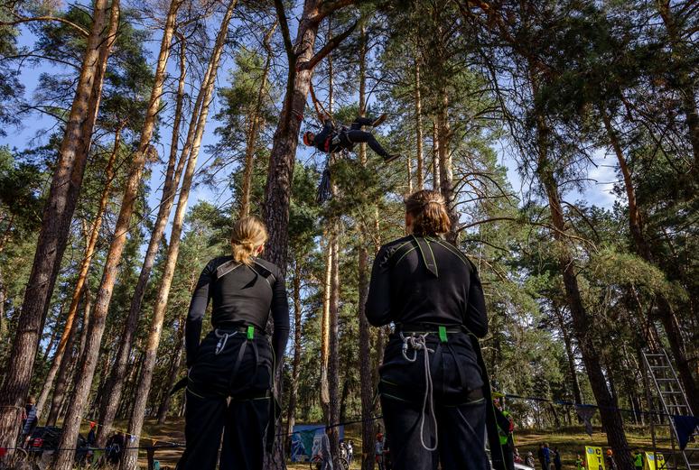 Спортивний туризм у Сумах в одному із лісів міста
