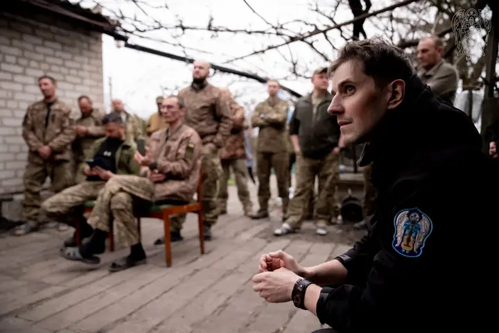 Валерій Дзех під час виступу на Донеччині