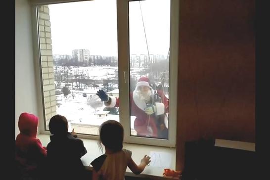 Bat ky onkokhvorykh ditey Novorichni Dyva abo nezvychayna zustrich Facebook.mp4 snapshot 00.56 2020.01.04 15.11.11