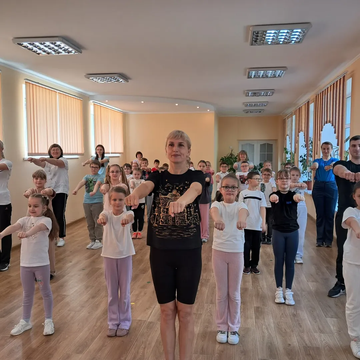 Вчителька фізкультури із Сум веде урок