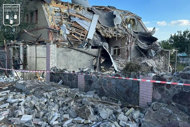 Зруйнований приватний будинок внаслідок атаки КАБу 30 вересня