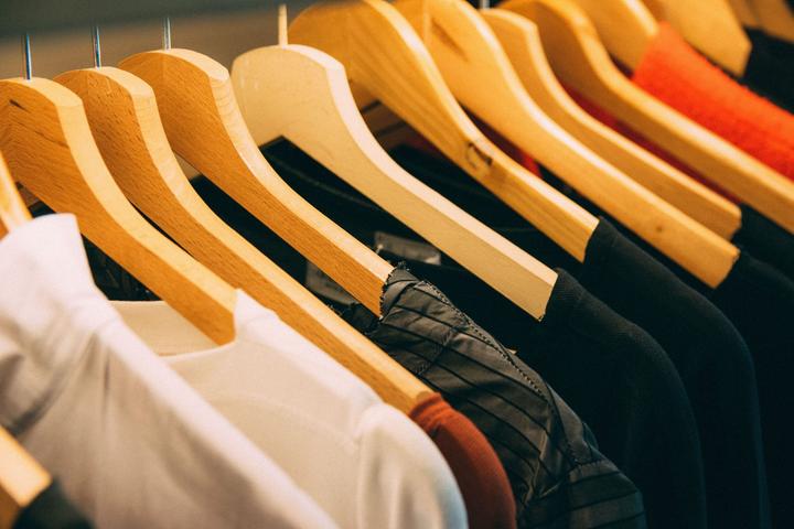 cabinet-clothes-clothes-hanger-996329 cabinet clothes clothes hanger 996329