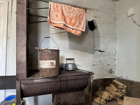 піч в будинку в селі Зацарне