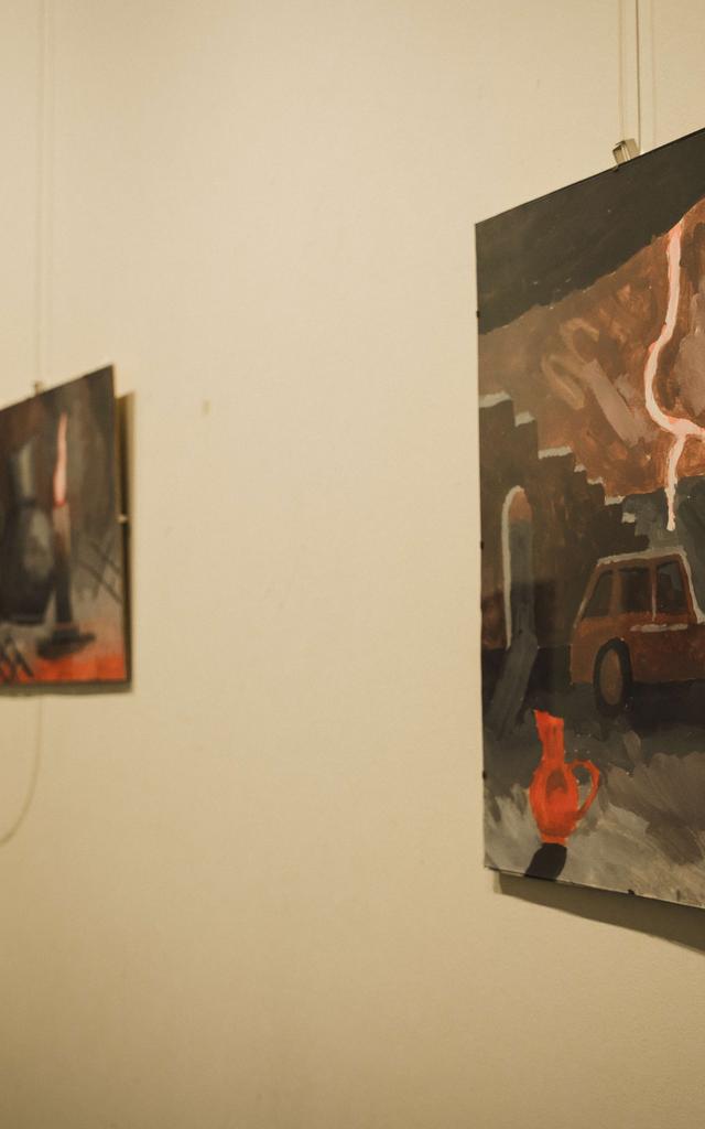 Ядерний вибух і фари на березі озера. У Сумах триває виставка «Джерела освітлення» 