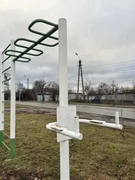 Тренажер в Сумах, який трохи поржавів