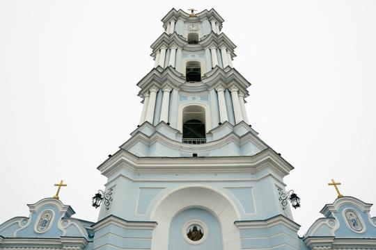 Дзвіниця Спасо-Преображенського собору в Сумах.