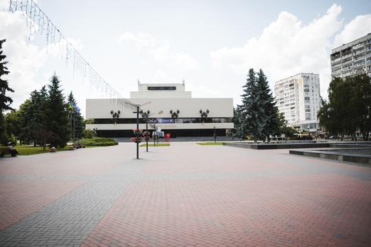 teatralna ploshcha v sumakh Театральна площа в Сумах