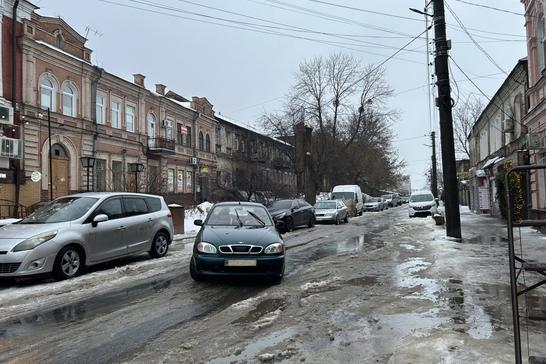 zasnіzhena doroha v sumakh засніжена дорога в Сумах