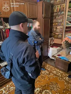 Прокурори вручають підозру священнику на Сумщині