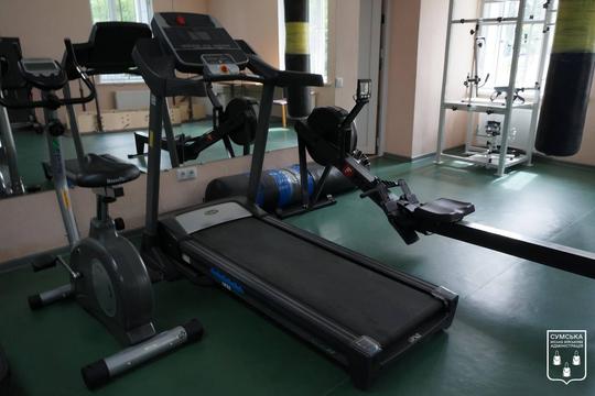Бігова доріжка в центрі УБД