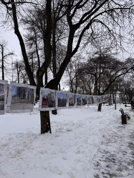 Фотовиставка про війну в центрі Сум