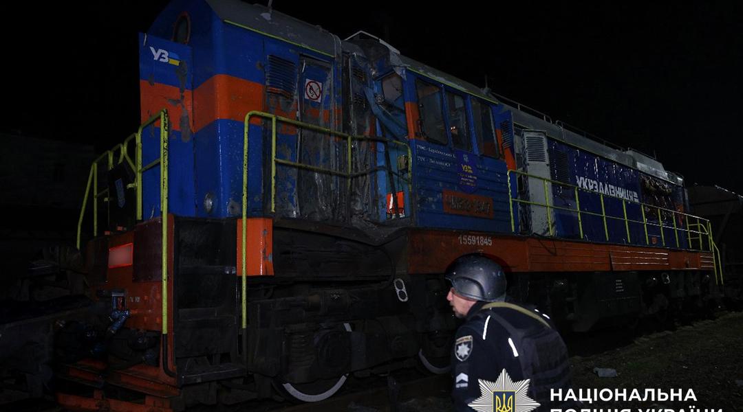Пошкоджений поїзд внаслідок обстрілу в Сумах
