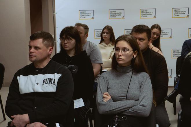 lektsiya v tsentri hotovnosti tsyvilʹnykh u sumakh Центр готовності цивільних у Сумах