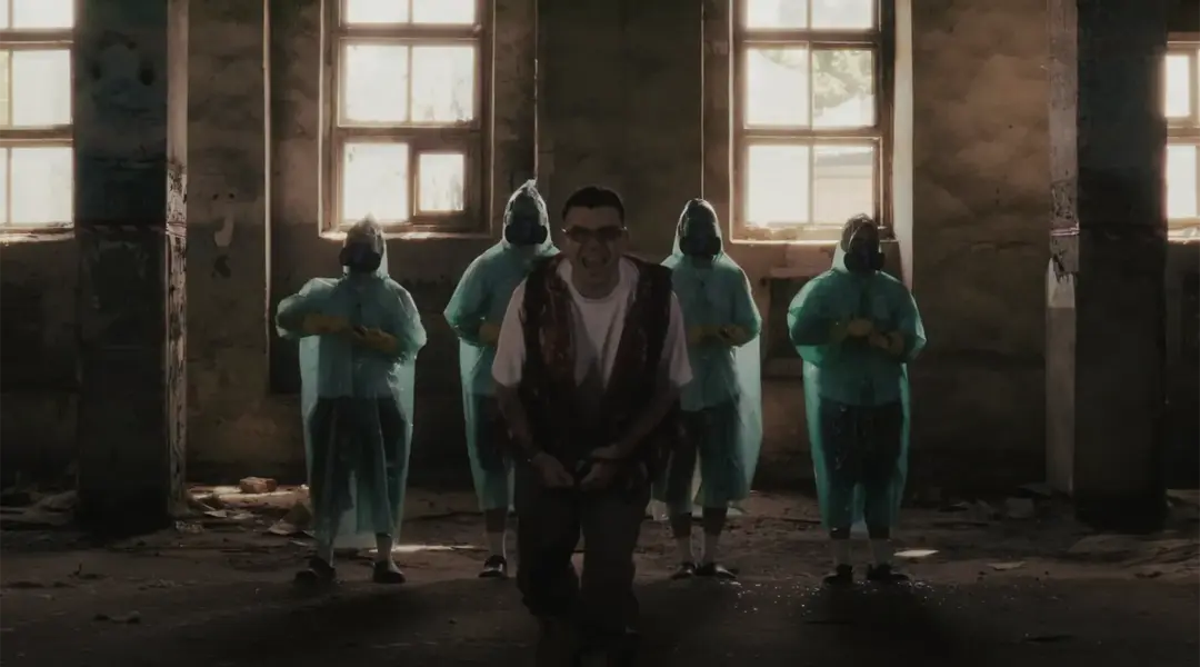 rybaky i velboy u klipi minyay uye Рибаки і Велбой на зйомках кліпу Міняй УЕ