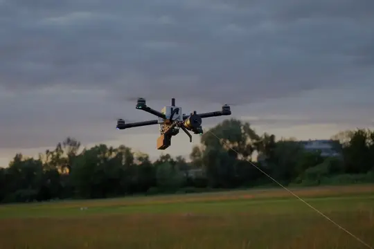 dron na optovolokni.jpg