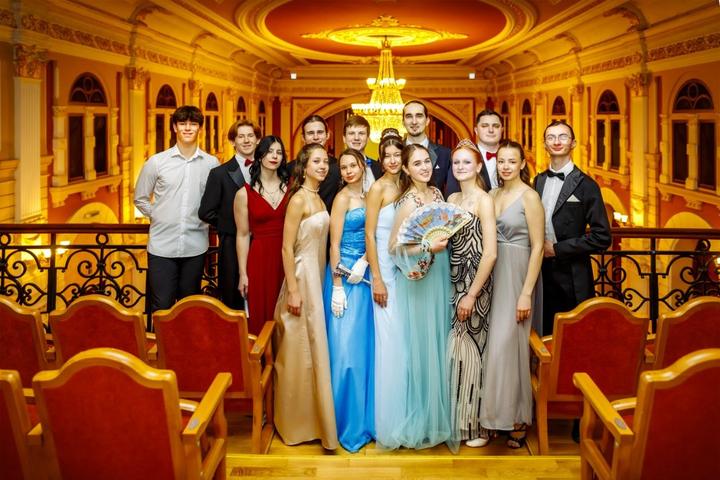 Учасники балу незламної молоді Сумщини