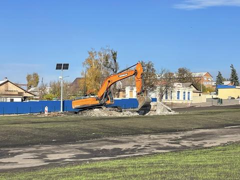 Демонтаж танка Т-34 в Тростянці