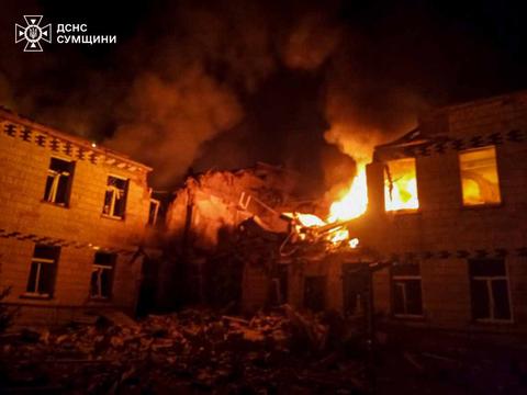 Зруйнована лікарня в Краснопіллі, яке атакуали 7 шахедів