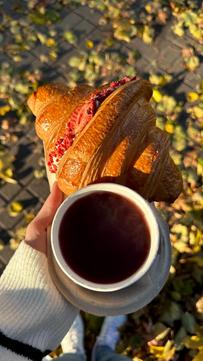Чай із круасаном сумської пекарні