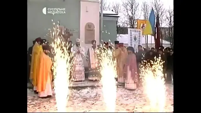 Площа біля Воскресенського собору в Сумах