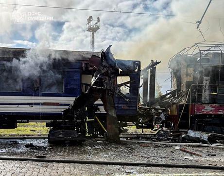 наслідки російського обстрілу вагонів у Шостці