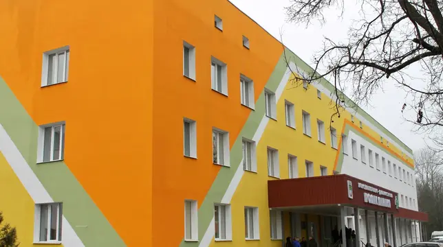 Відновлена лікарня в Тростянці