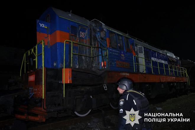 Пошкоджений поїзд внаслідок обстрілу в Сумах