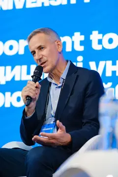 rektor sumdu forbes Ректор СумДУ Василь Карпуша на конференції Forbes University
