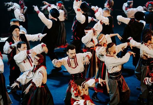 Танець на концерті Коло в Сумах 