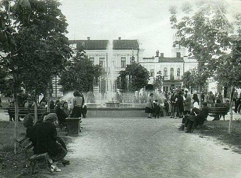 Красная пл фонтан 1949 - початок 50-х рр (2) Krasnaia pl fontan 1949 pochatok 50 kh rr 2