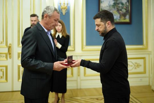 Президент України нагороджує енергетика із Сумщини