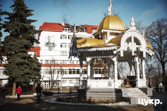 Пошкоджена від вибуху податкова в Сумах