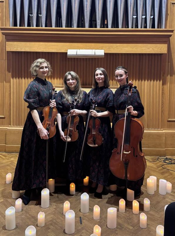 muzykantky Black Tie v sumakh Музикантки квартету Блек Ті в Сумах