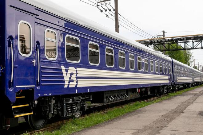 Поїзд Укрзалізниці