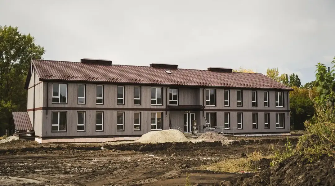 Модульне містечко як тимчасовий транзитний хаб