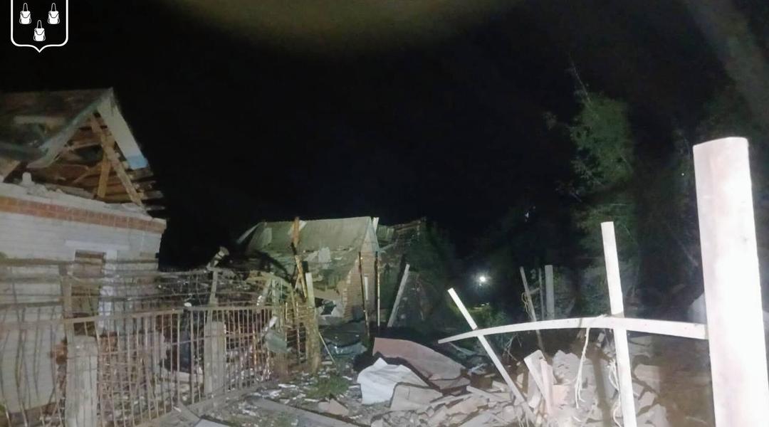 zruinovani budynky v sumakh Зруйновані будинки в Сумах